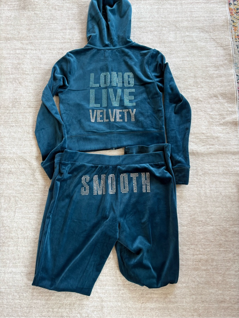 JUICY COUTURE x KRAFT REAL MAYO
'VELVETY' MAYO-THEMED TRACKSUIT Size Large